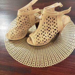 TOP Moda Tan Heeled Sandal